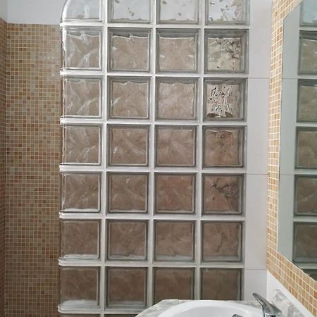 Bonito Apartamento Con Encanto En Casco Antiguo Ron 7 Valenciayole Apartment Exterior photo